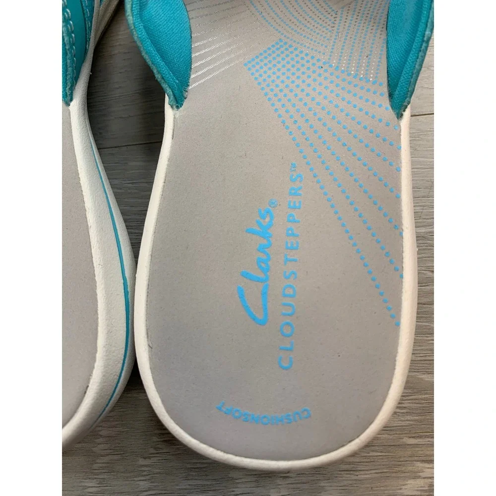 Clarks Cloudsteppers Women's Arla Glitz Turquoise Blue Thong Sandals 8 Shoes